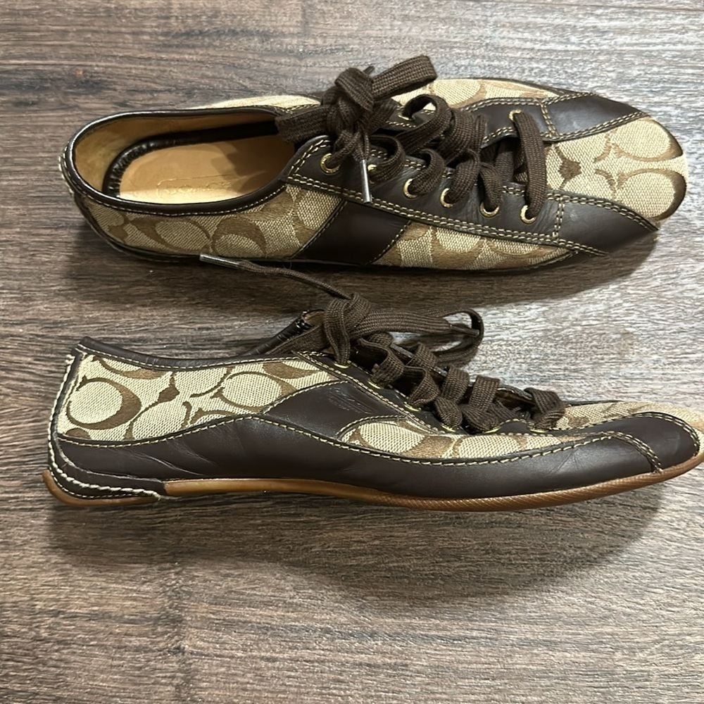 COACH Suee Brown Signature Canvas Leather Fashion Sneakers A1258